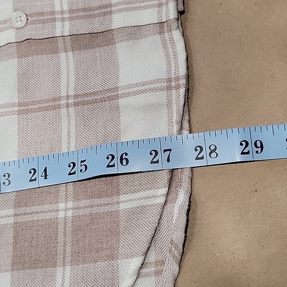 Banana Republic Size M Beige, Cream Flannel Boyfriend Fit Button Down Shirt - Picture 8 of 10